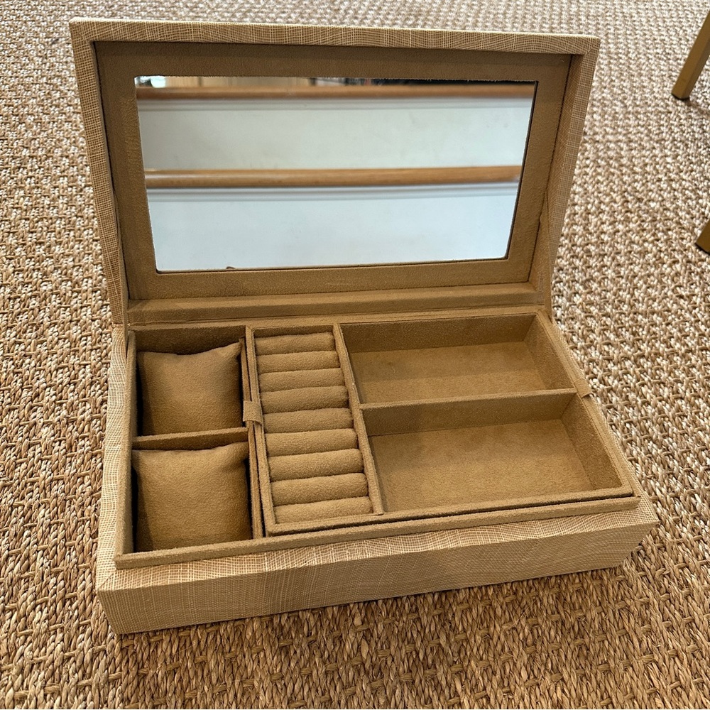 Pigeon & Poodle Large Jewelry Box. Tan Raffia Covered.
